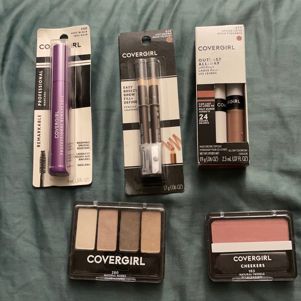 Lot Covergirl makeup 5 pc